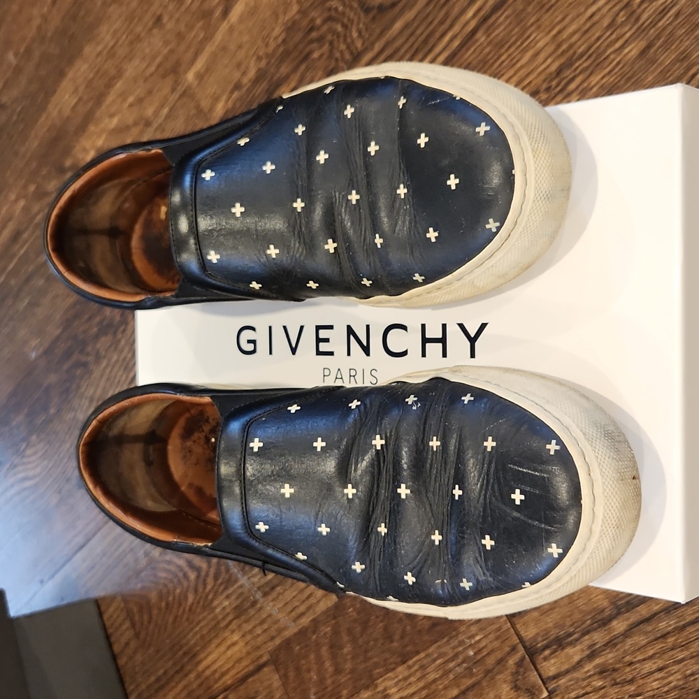 Used - Givenchy men's casual shoes sz 9